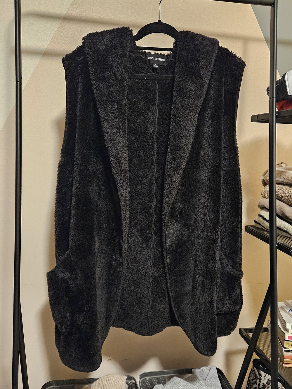 Zenana Velour Fleece Hooded Vest in Black XL